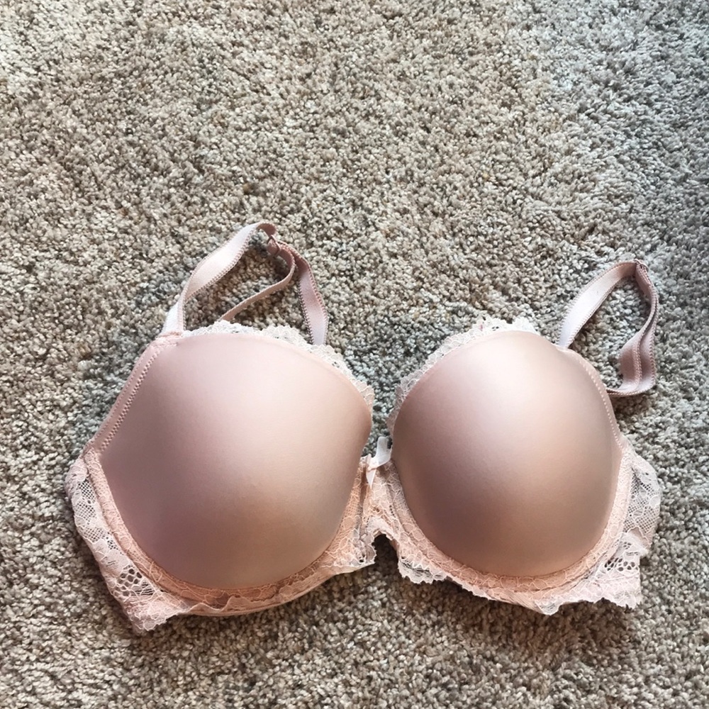 Victoria Secrete Bra size 32DD
